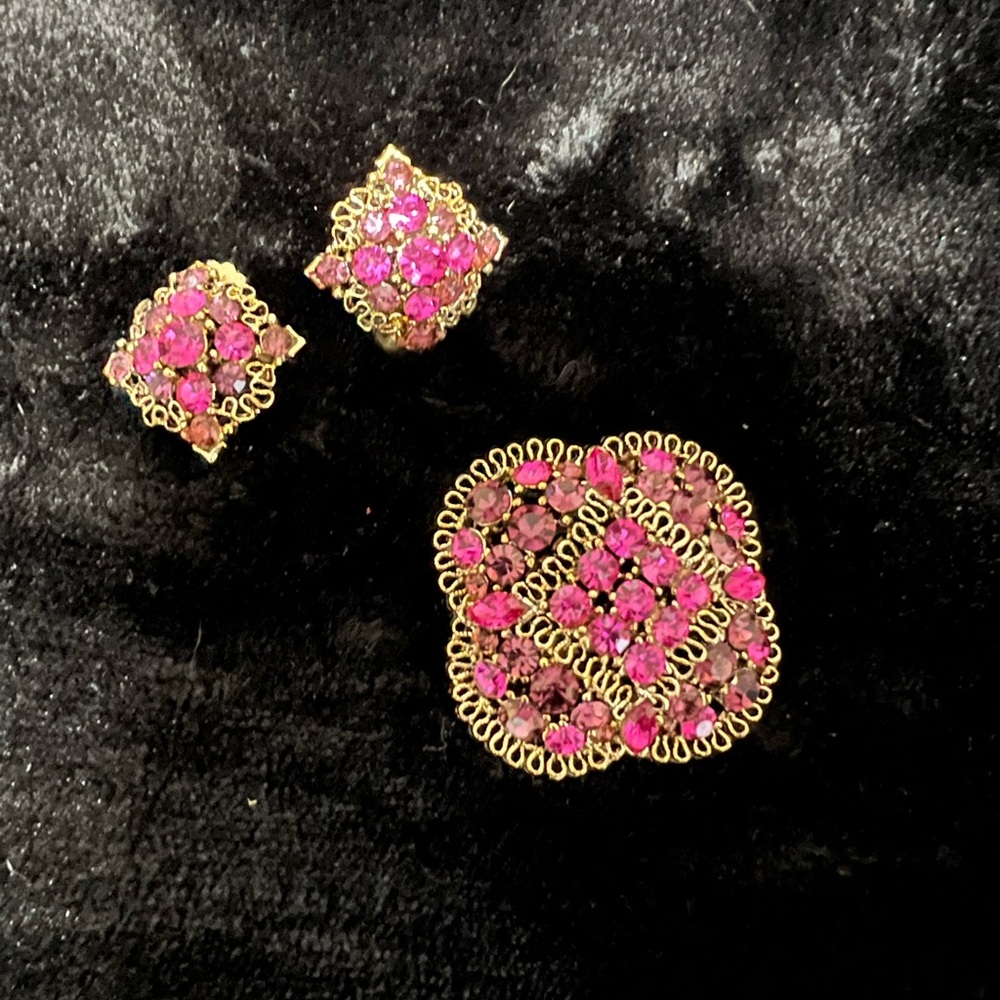 Vintage Gold and Pink Brooch Set